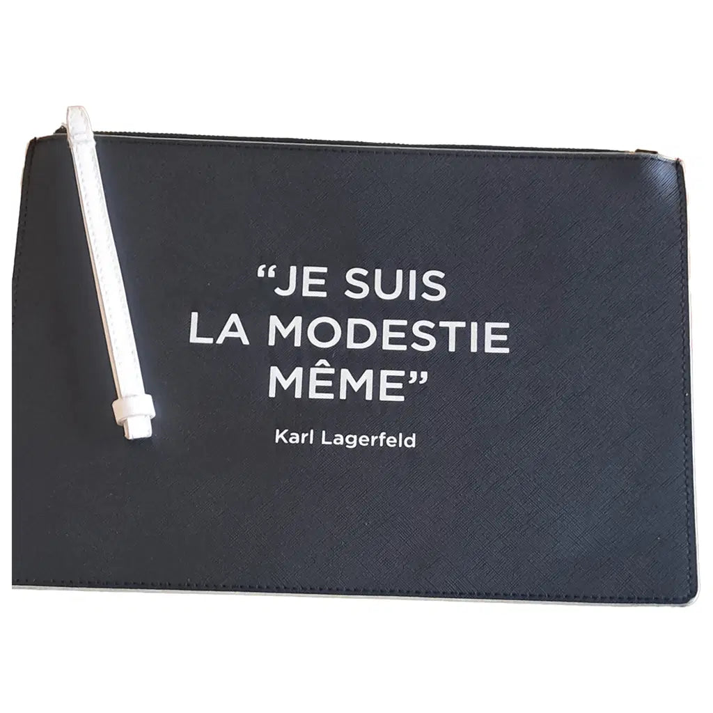 La Pochette Collector Karl Lagerfeld – L'écrin parfait pour vos essentiels parfumés (Je suis la modestie même)