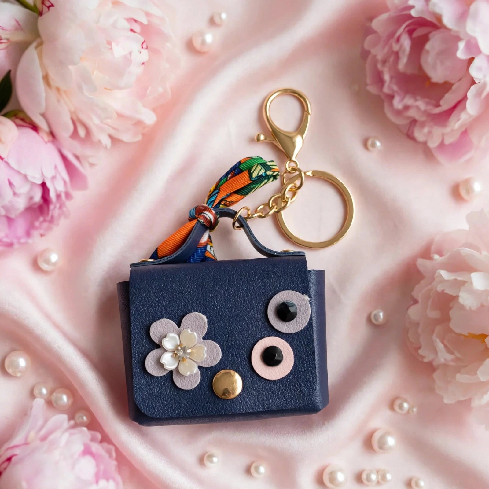 Duo Chic & Olfactif : Mini Porte-Monnaie Bijou de Sac + Huile de Parfum "Collection Platinium"